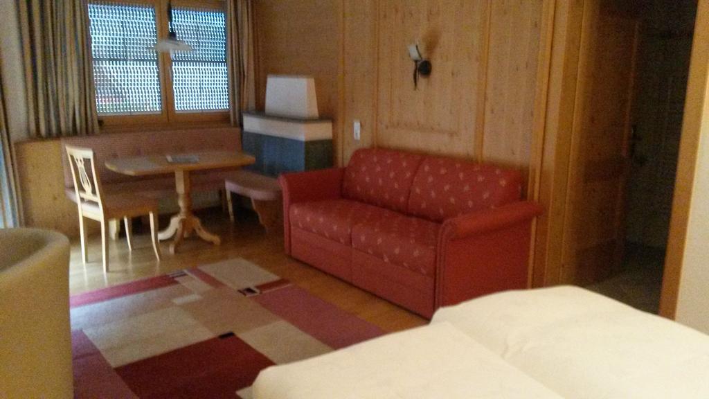 Gasthof Pension Traube Karres Room photo